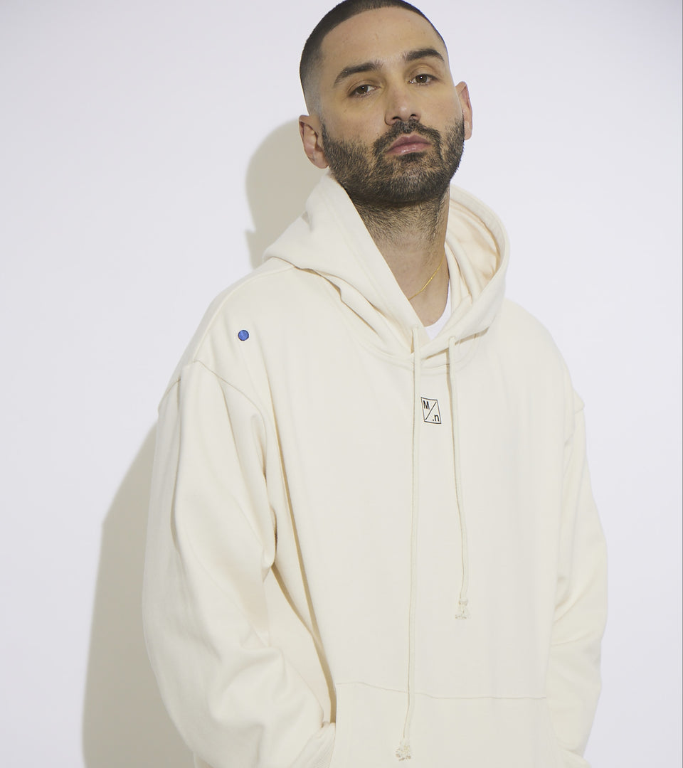 mononavy hooded ivory