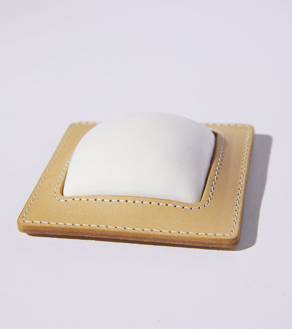 Mononavy pin cushion