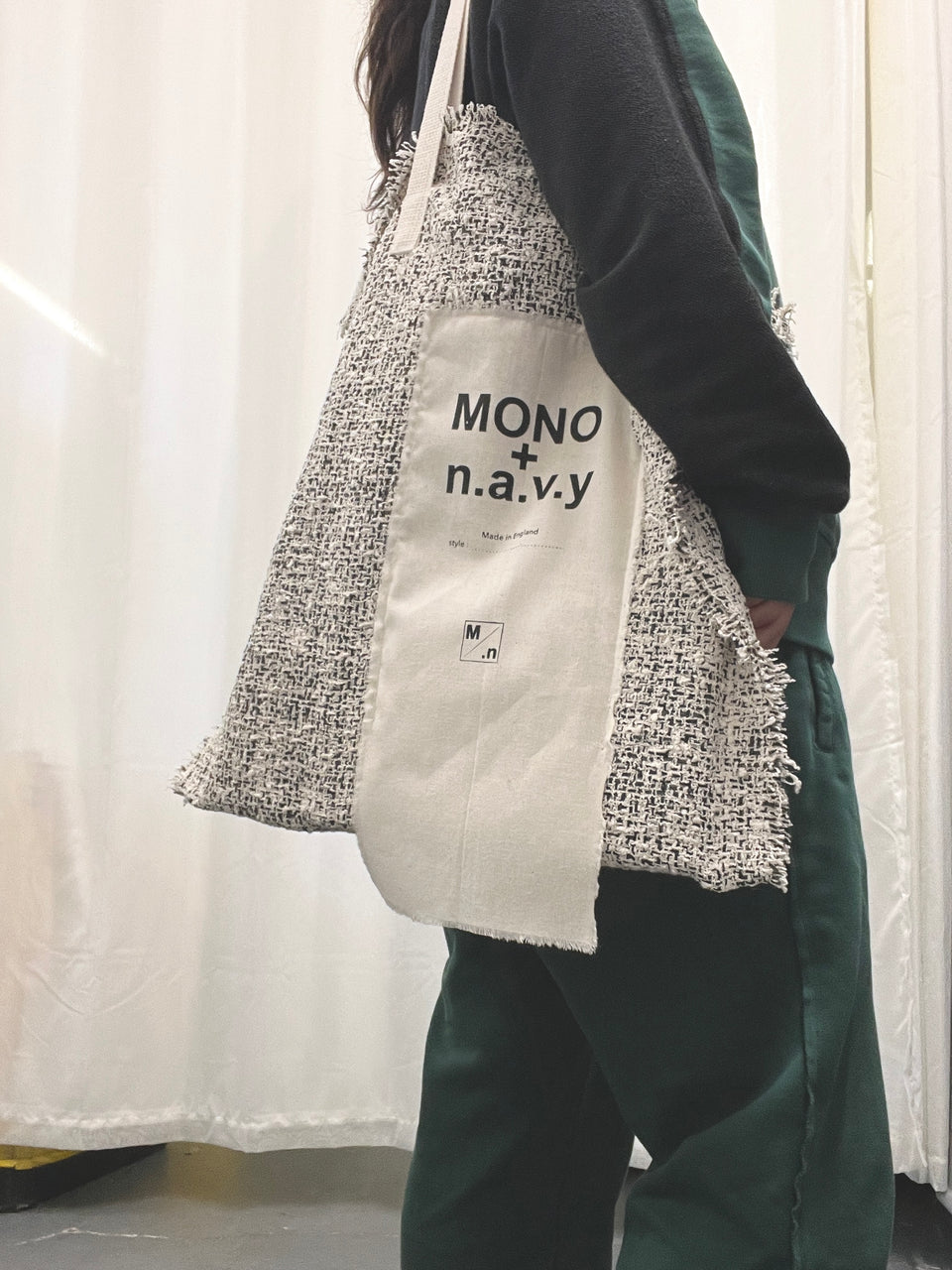 No.o33 - Fringe Tweed Tote